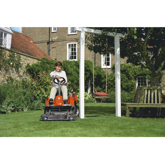 HUSQVARNA R 112C5 Frontmäher inkl. Mähdeck Combi 85