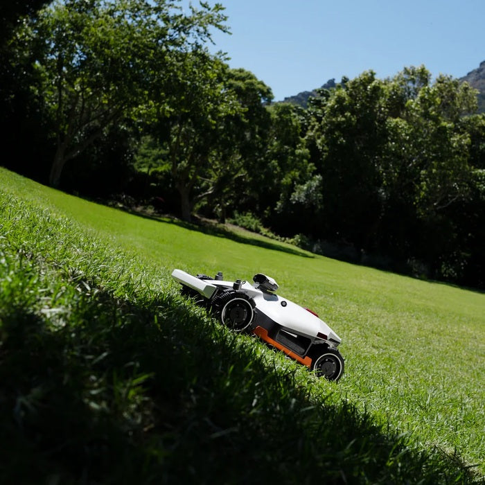 LUBA 2 AWD 3000X Mähroboter