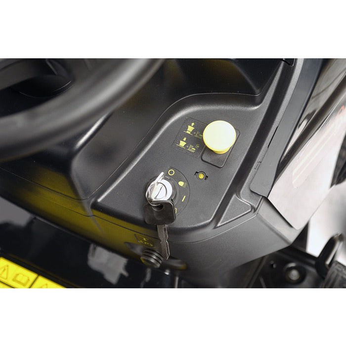 BLACK EDITION® PRO 155/84 Rasentraktor