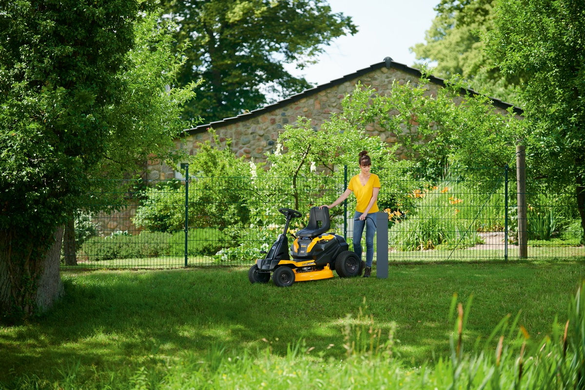 Cub Cadet LR2 ES76 Akku Rasentraktor Minirider